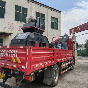 2pg800x600對(duì)輥破碎機(jī)發(fā)往廣東破碎石英石