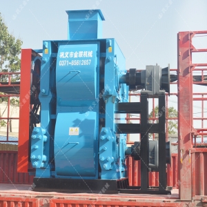 4PG中型四輥破碎機發往河南破碎河卵石