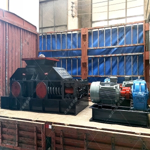 大型液壓彈簧對輥破碎機發貨圖片