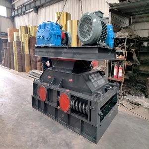 小型對輥破碎機發往湖南破焦沫