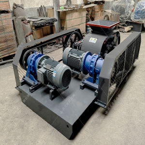 2PG610*400對輥破碎機發貨圖片