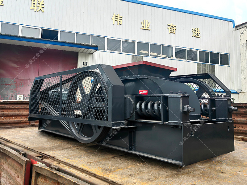 小型破碎機(jī)發(fā)貨 2PG0404對輥破碎機(jī)發(fā)貨圖片