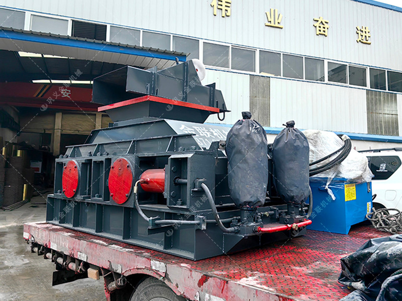 液壓直聯(lián)對(duì)輥破碎機(jī)-對(duì)輥式制砂機(jī)發(fā)貨圖片