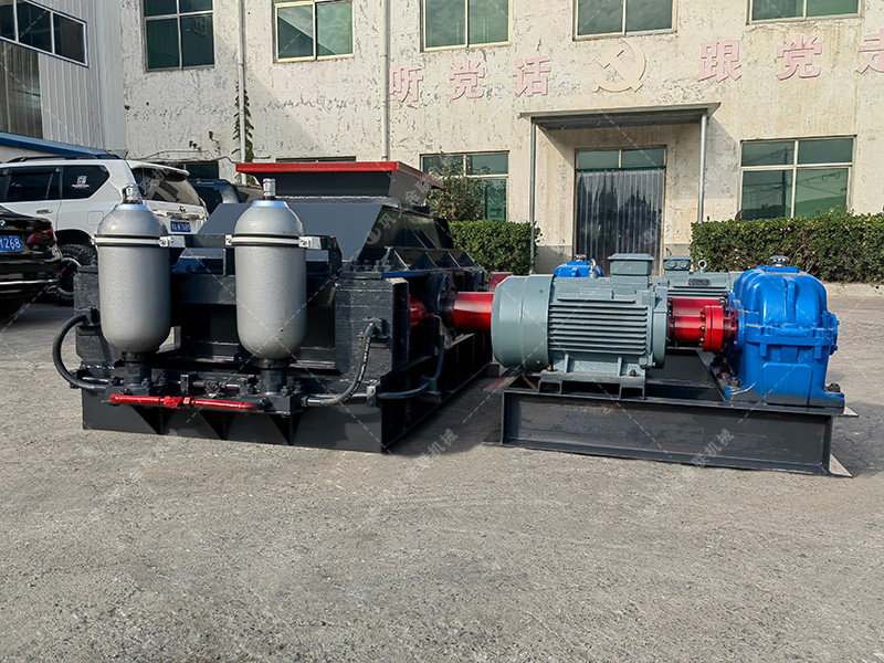 2PG800x600直聯式對輥破碎機發(fā)往廣西