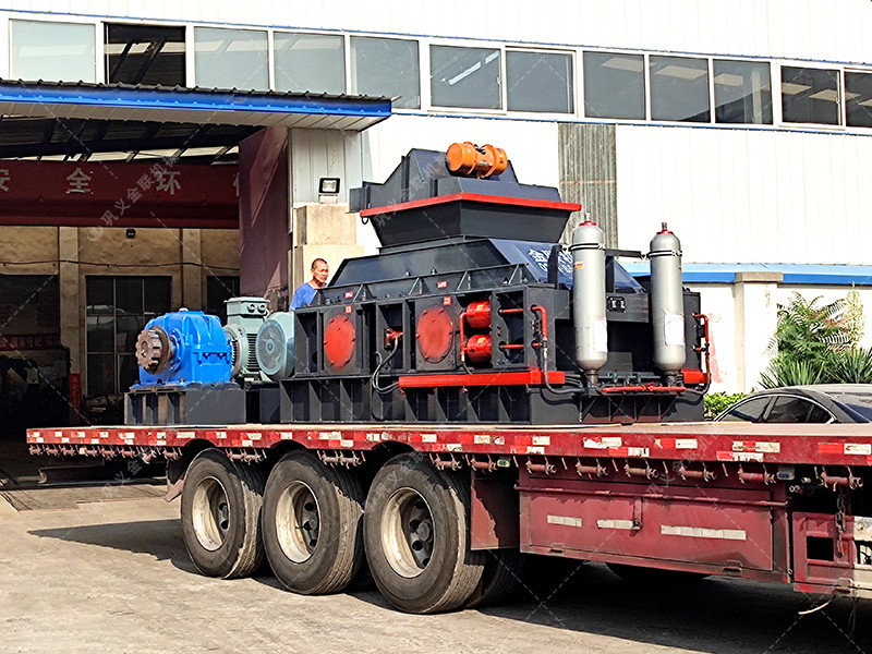 2PG大型液壓彈簧對輥破碎機發貨圖片