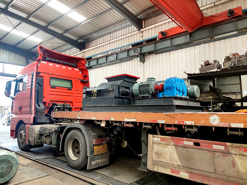 大型雙齒輥破碎機發往內蒙古粉碎煤