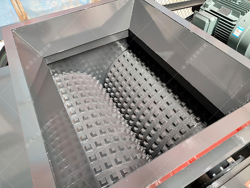 大型雙齒輥破碎機發往內蒙古粉碎煤