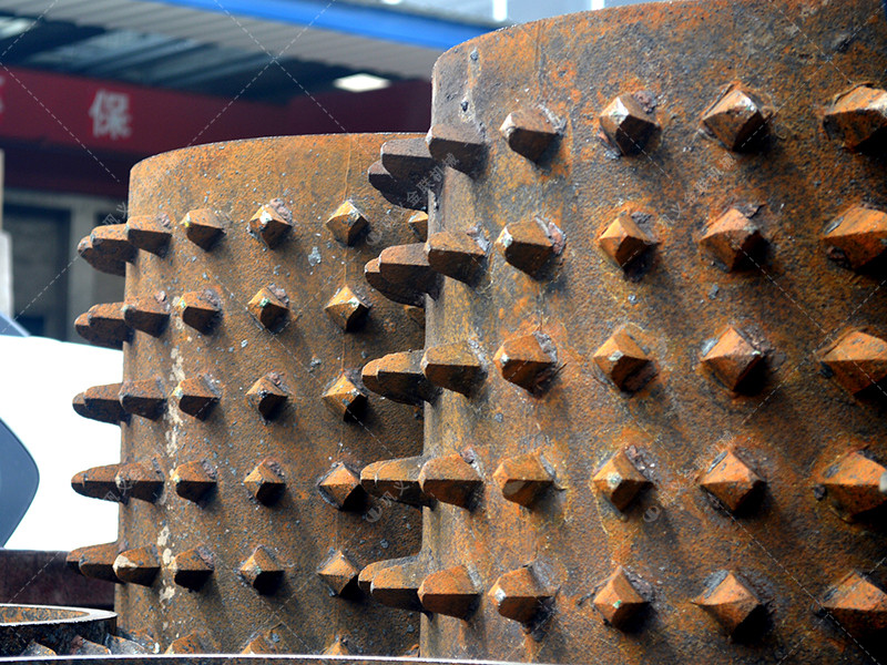 2pgc600*900雙齒輥破碎機發往安徽淮南破碎煤矸石