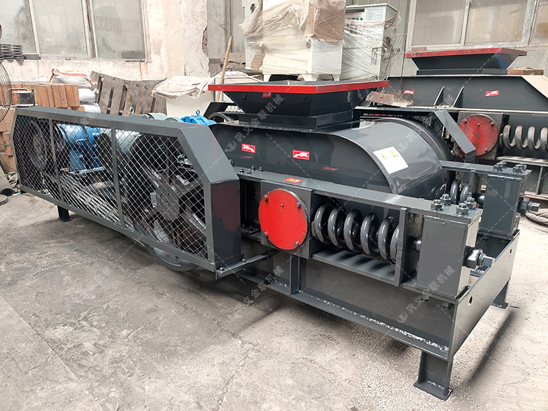 2pg對輥破碎機發(fā)貨現(xiàn)場_破碎鵝卵石