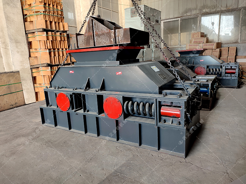 86對輥破碎機發往廣西破碎鵝卵石