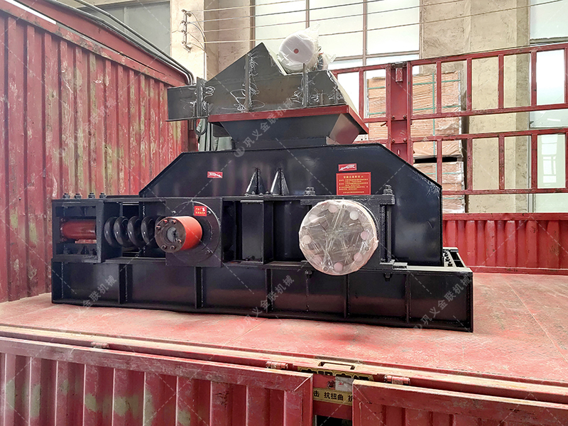 2pg800x600對輥破碎機發往廣東破碎石英石