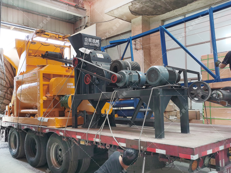 小型雙級破碎機(jī)發(fā)往甘肅破碎煤 小型雙級破碎機(jī)發(fā)往甘肅破碎煤