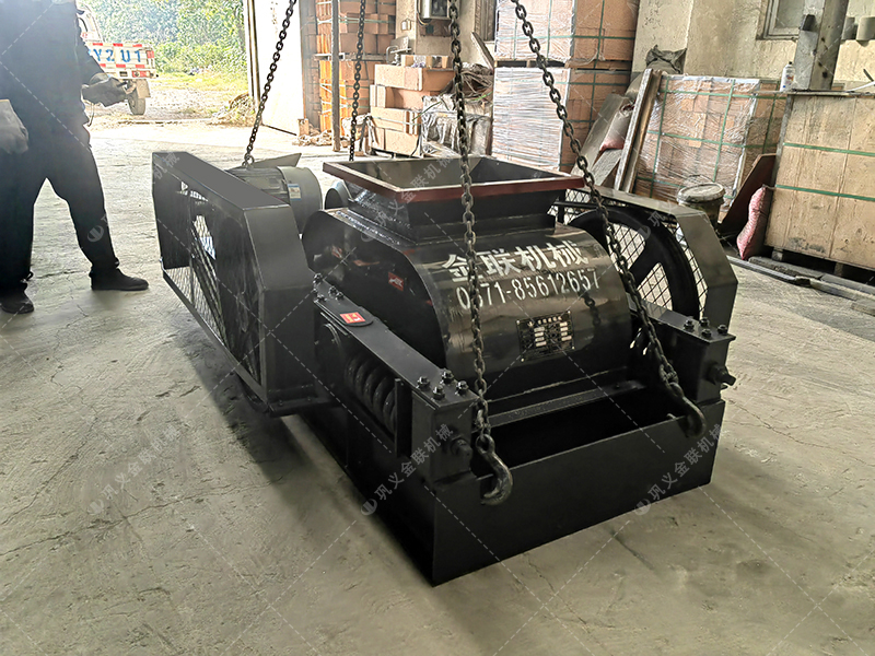 小型雙齒輥破碎機發往烏魯木齊破碎玻璃 小型雙齒輥破碎機發往烏魯木齊破碎玻璃