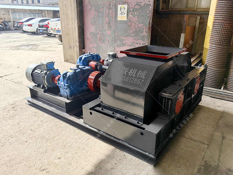 中型對輥破碎機(jī)發(fā)往廣東破碎石英砂 中型對輥破碎機(jī)發(fā)往廣東破碎石英砂