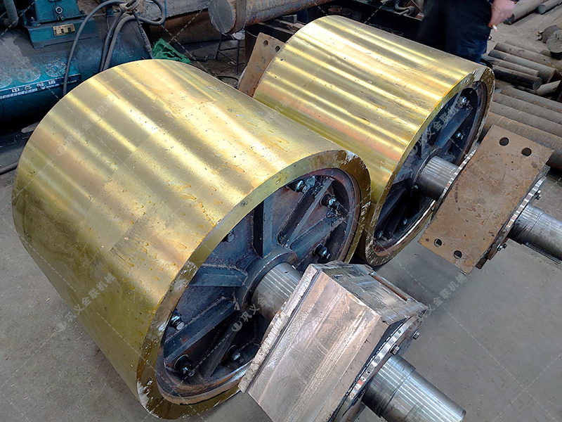 0808對輥破碎機總成發往安徽阜陽 0808對輥破碎機總成發往安徽阜陽