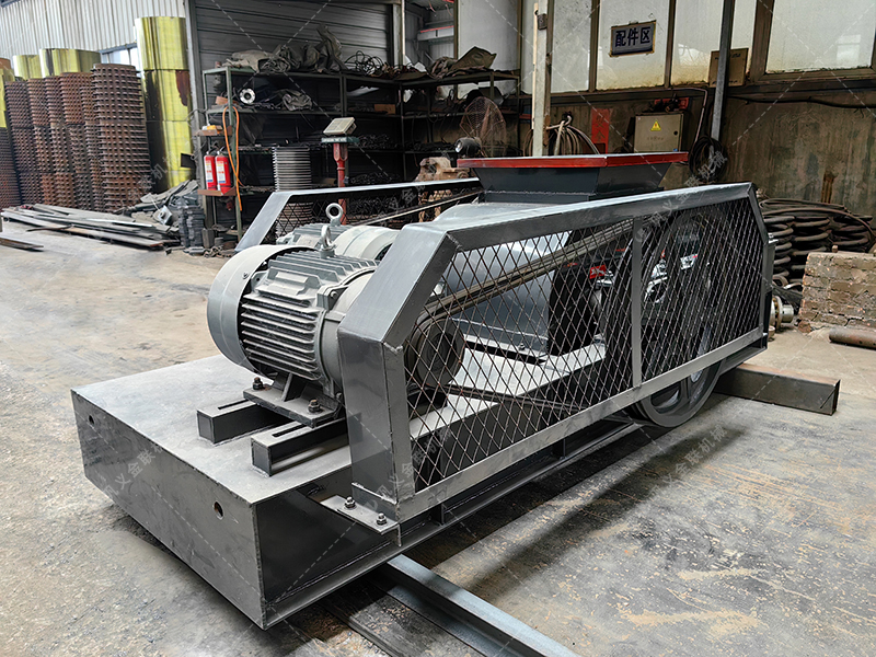 雙齒輥破碎機發(fā)往湖南破碎冰塊 雙齒輥破碎機發(fā)往湖南破碎冰塊