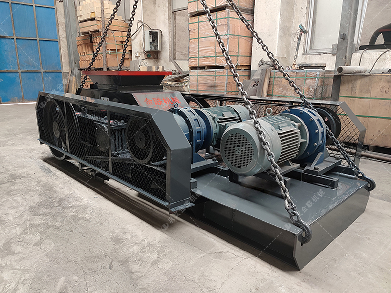 小型雙齒輥破碎機發往山西破碎煤炭 小型雙齒輥破碎機發往山西破碎煤炭