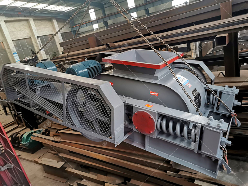 小型雙齒輥破碎機(jī)發(fā)往江蘇徐州破碎玻璃 小型雙齒輥破碎機(jī)發(fā)往江蘇徐州破碎玻璃