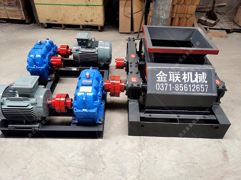 雙齒輥破碎機發往新疆破碎煤