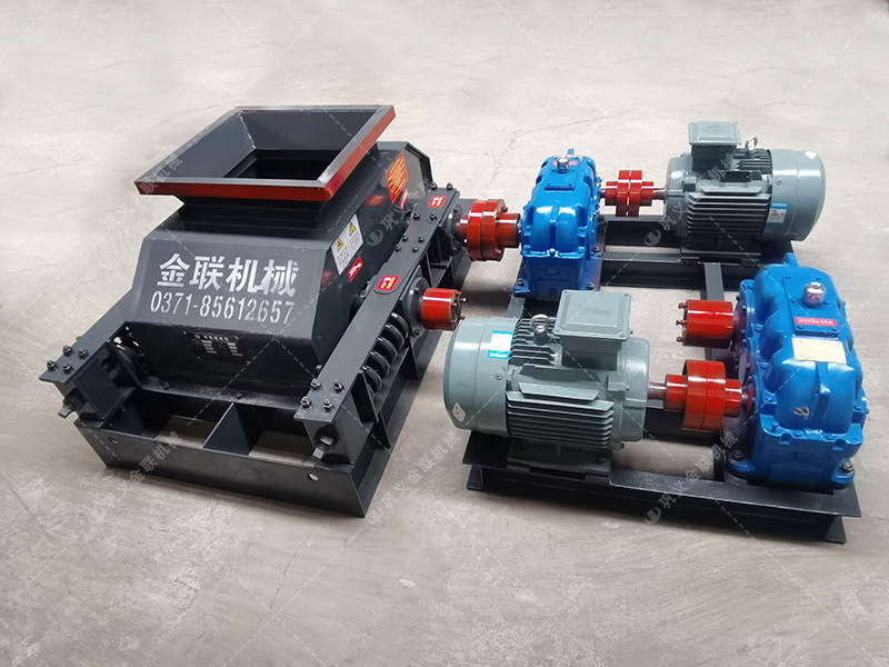 雙齒輥破碎機發往新疆破碎煤