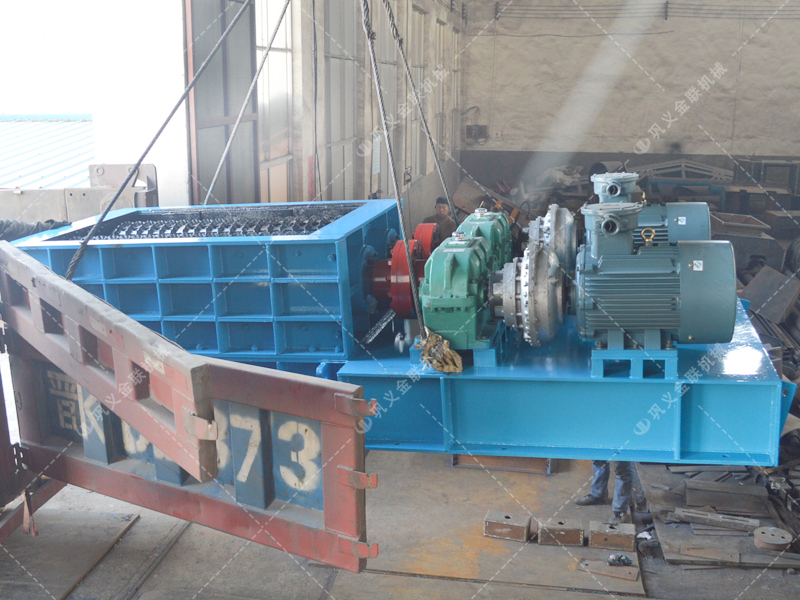 強力雙齒輥破碎機發往山西破煤