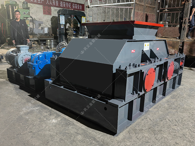 大型雙齒輥破碎機發往內蒙古烏海粉碎煤 大型雙齒輥破碎機發往內蒙古烏海粉碎煤