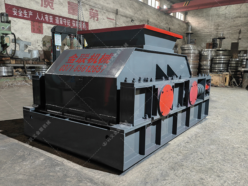 大型雙齒輥破碎機發往內蒙古烏海粉碎煤