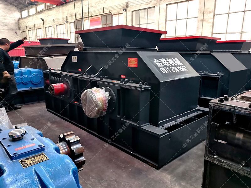 對(duì)輥破碎機(jī)生產(chǎn)制造現(xiàn)場(chǎng)圖片 對(duì)輥破碎機(jī)生產(chǎn)制造現(xiàn)場(chǎng)圖片