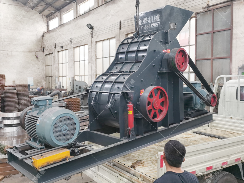 小型雙級粉碎機發往內蒙古化德破碎煤 小型雙級粉碎機發往內蒙古化德破碎煤