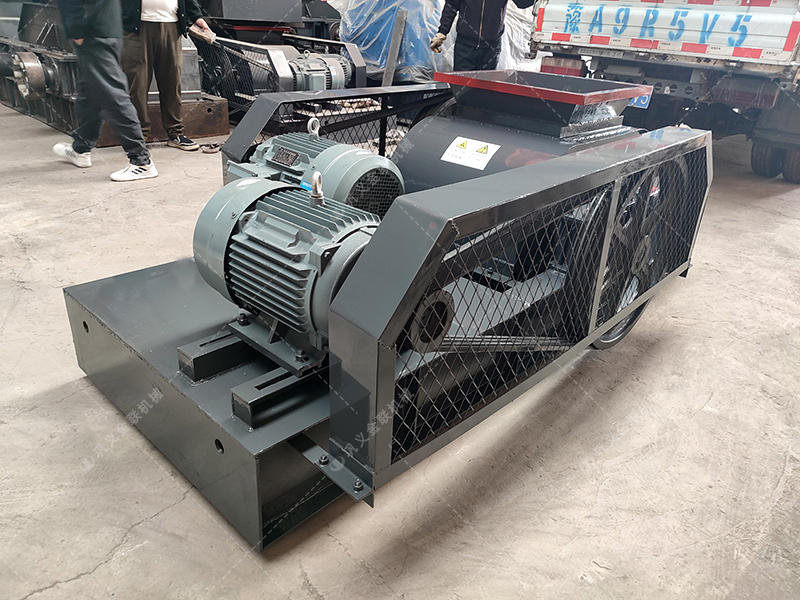 2pgc400*400雙齒輥破碎機發往四川 2pgc400*400雙齒輥破碎機發往四川