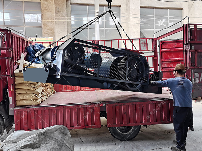 2臺2PGC雙齒輥破碎機發往新疆