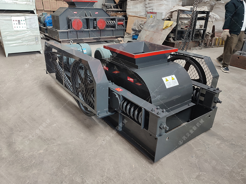 焦炭破碎用什么設(shè)備？雙齒輥破碎機(jī)多少錢一臺(tái)？