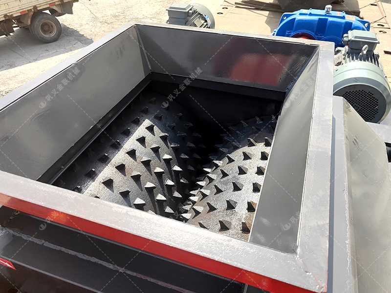 處理舊磚塊適合用雙齒輥破碎機(jī)嗎?哪個(gè)廠家值得選購 處理舊磚塊適合用雙齒輥破碎機(jī)嗎?哪個(gè)廠家值得選購