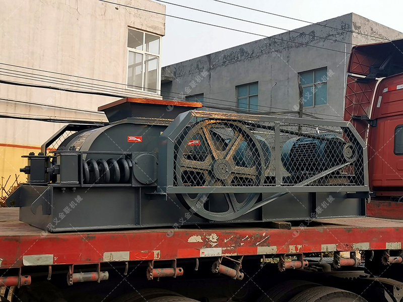 雙齒輥破碎機(jī)在破碎濕物料時(shí)需要注意什么？