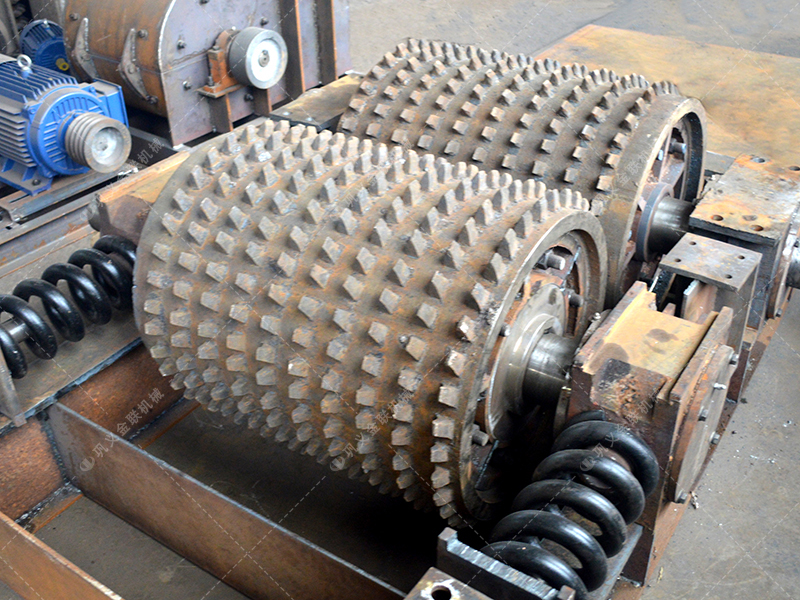 從砂石到化工:雙齒輥破碎機如何征服眾多行業? 從砂石到化工:雙齒輥破碎機如何征服眾多行業?