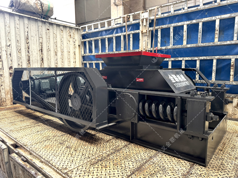 從砂石到化工:雙齒輥破碎機如何征服眾多行業? 從砂石到化工:雙齒輥破碎機如何征服眾多行業?